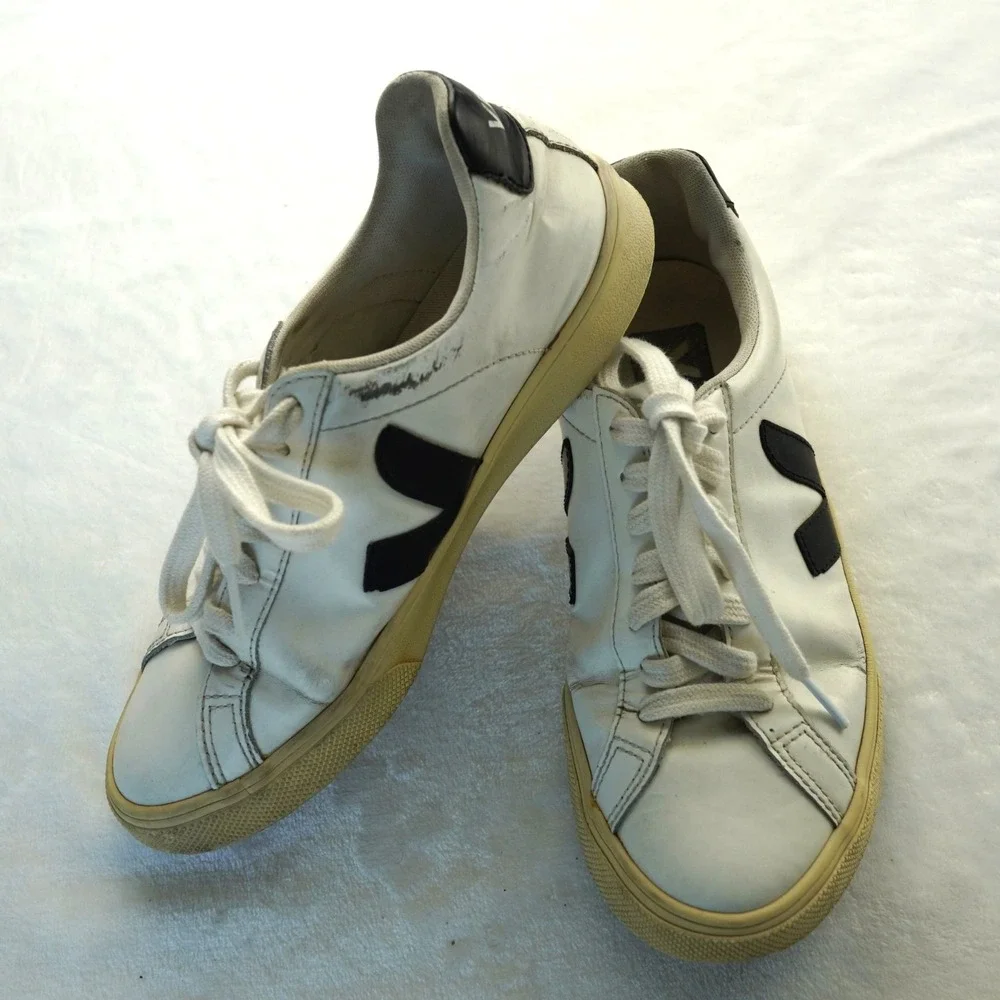 Veja Esplar White Leather Sneakers with Black Logo  EU 36 US 5  Made in Brazil‎